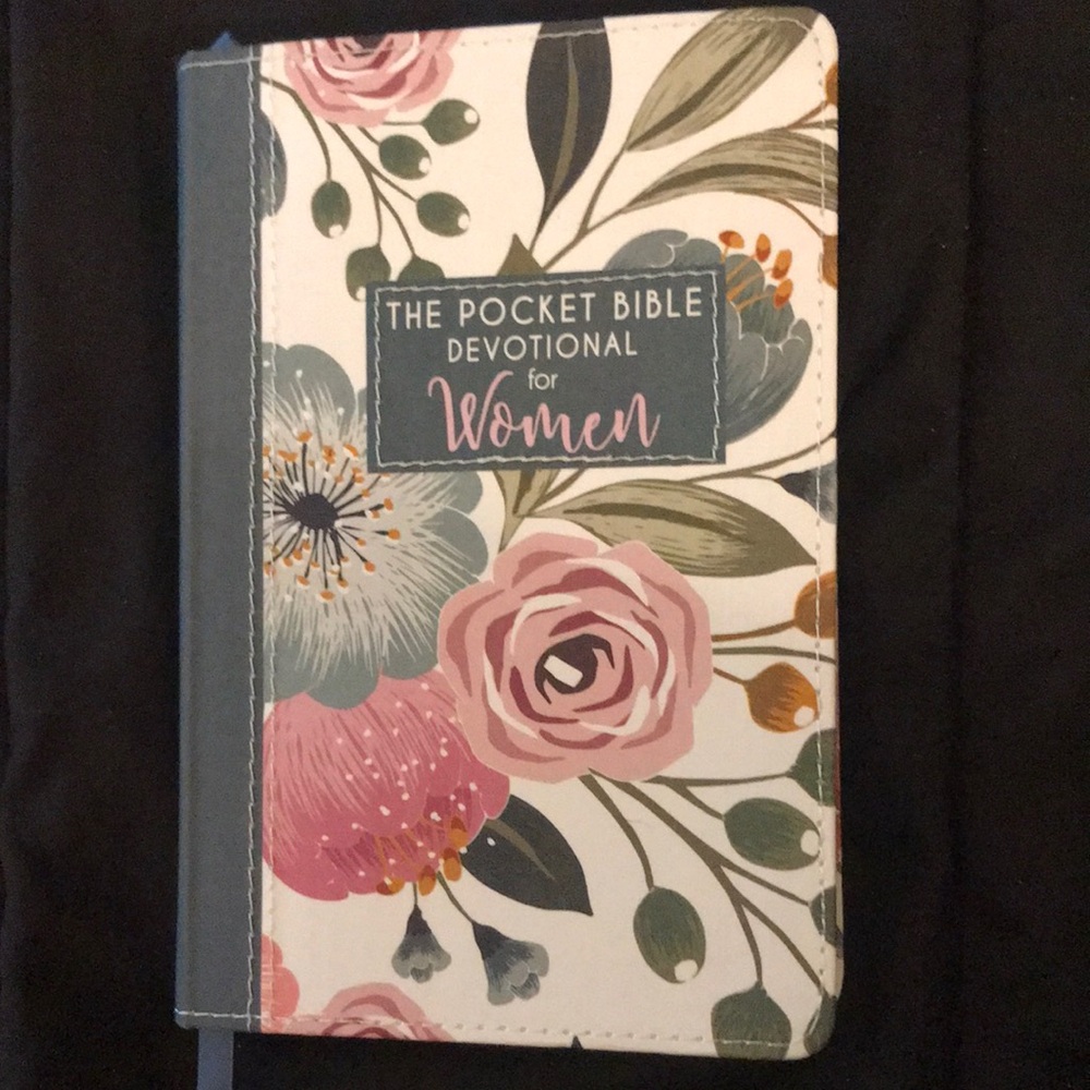 The Pocket Bible Devotional for Women
